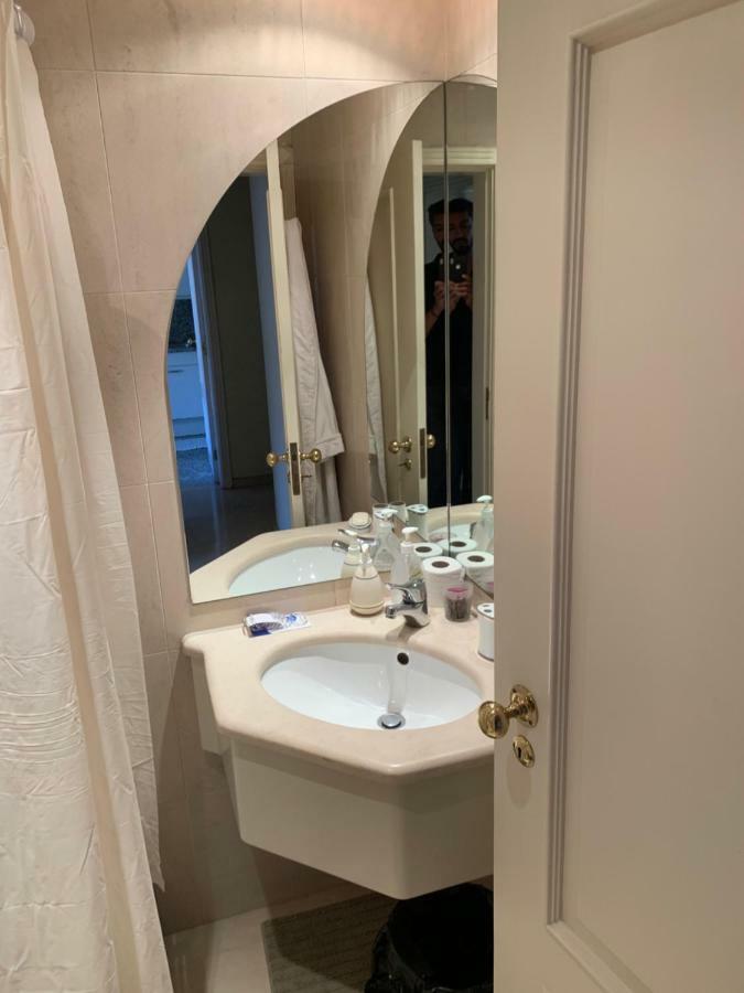 Sweet Room With Bathroom In Lisbona Esterno foto